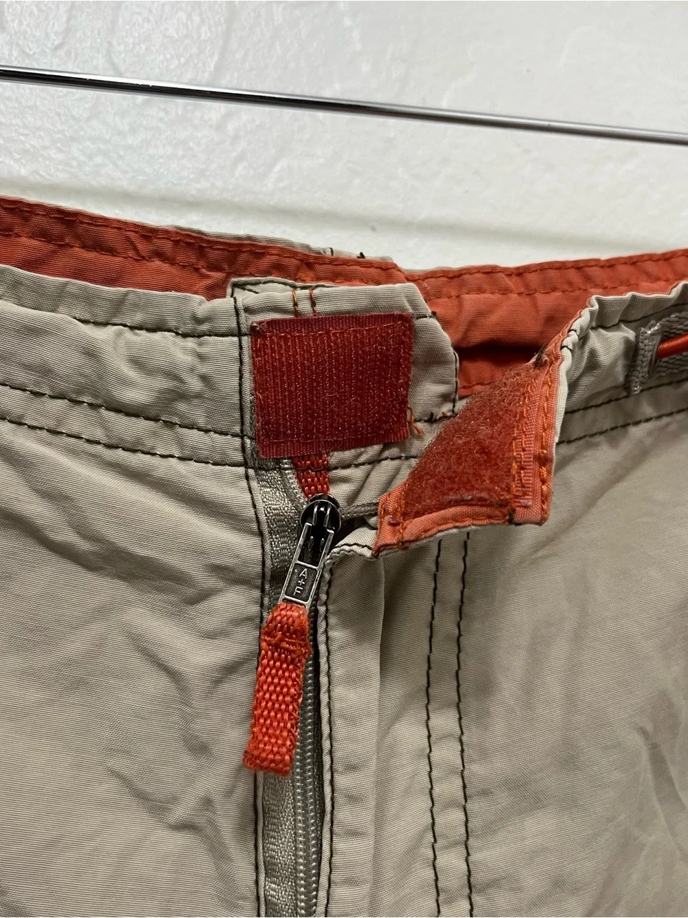 VTG Y2K Abercrombie & Fitch Women's Gorpcore Utility Cargo Shorts Tan Size 6